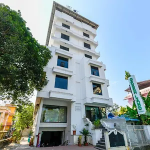 Oyo 11309 Land Residency Hotel